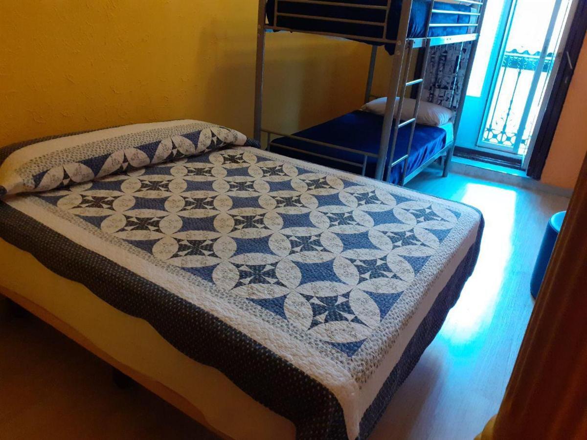 Arvin Hostal Pensjonat *